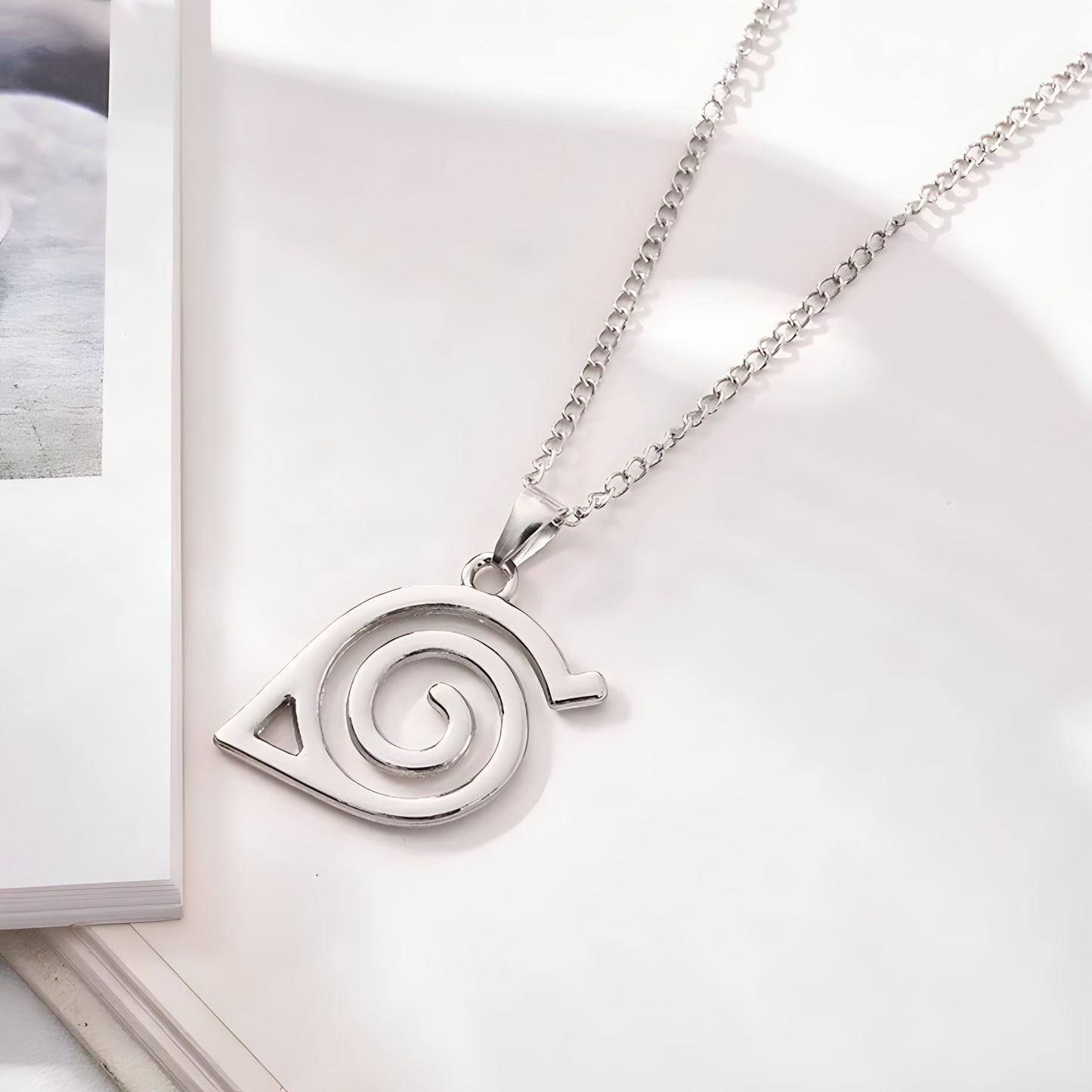 HIDDEN LEAF PENDANT