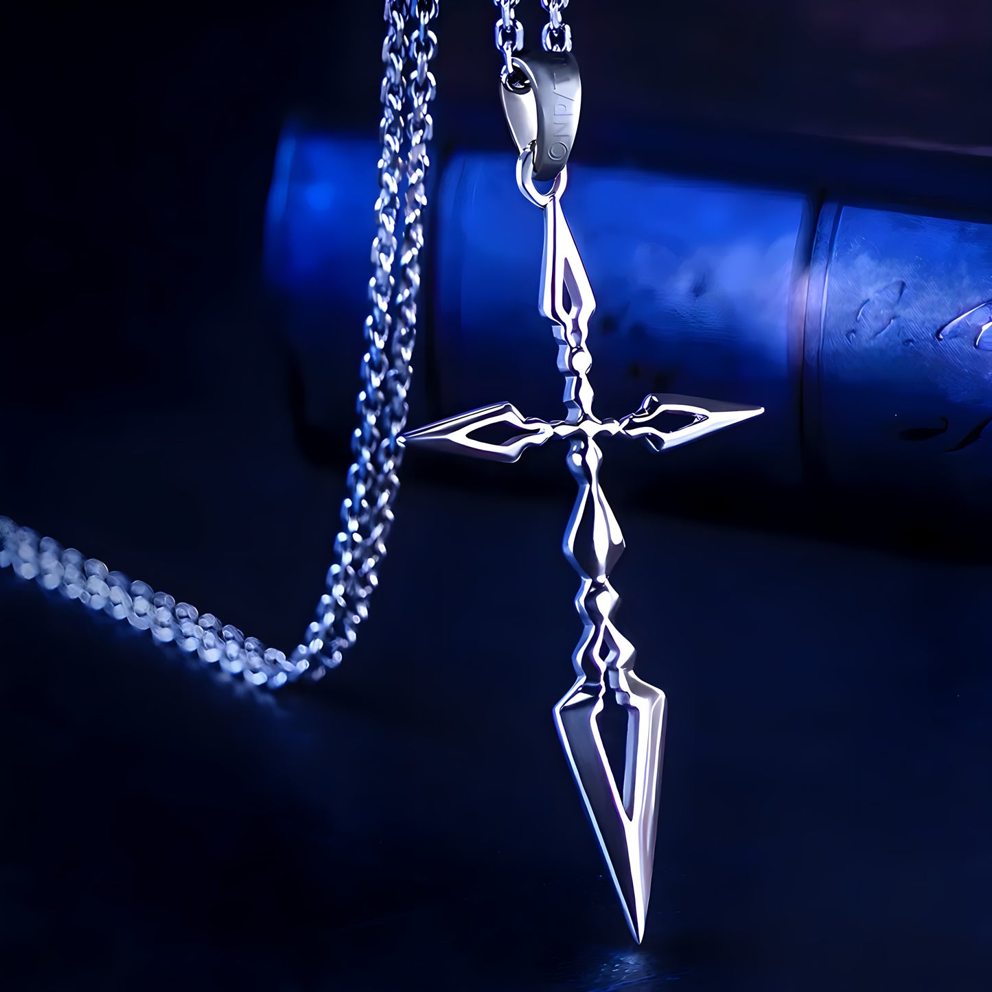 ALTRIA PENDRAGON PENDANT