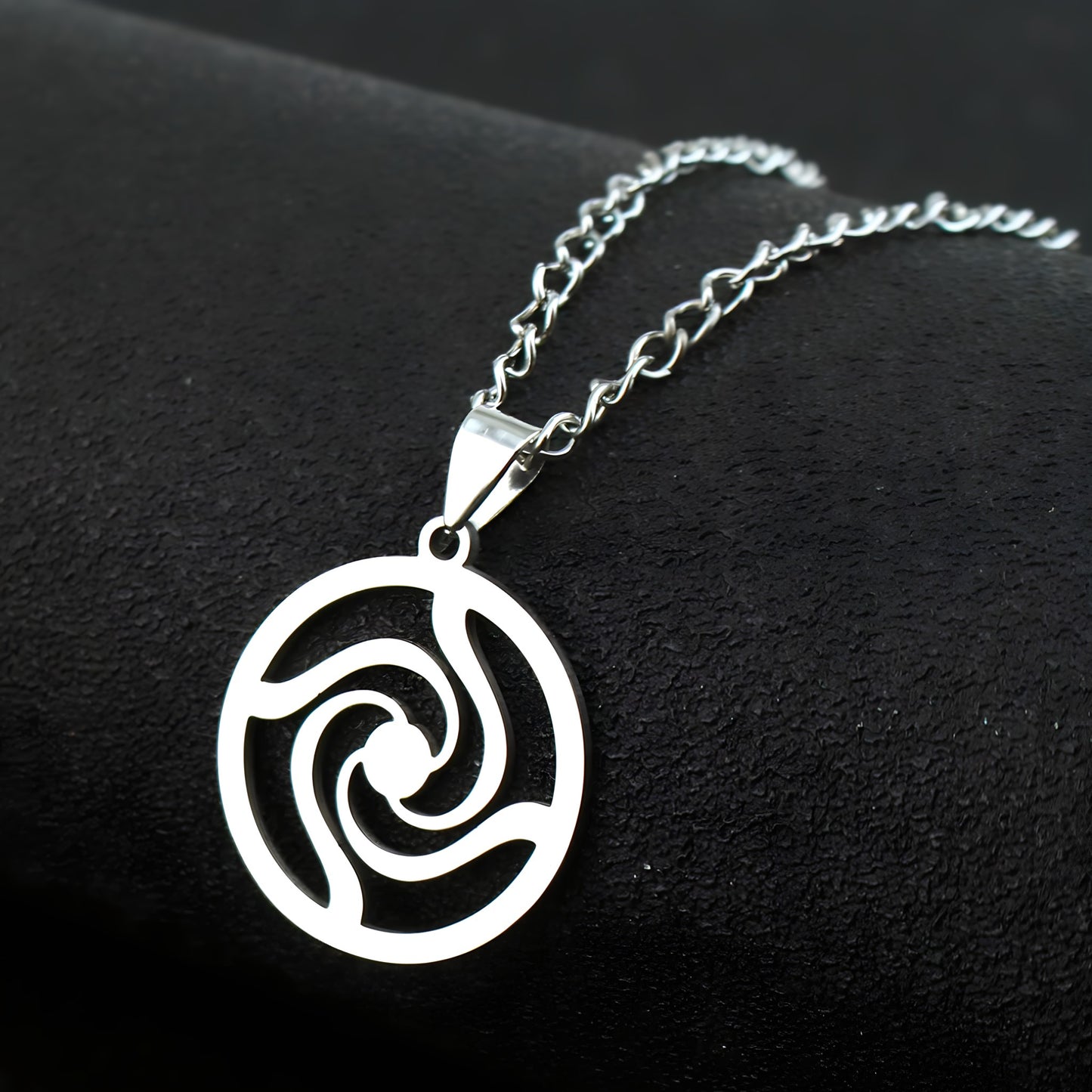TOKYO JUJUTSU HIGH CREST PENDANT